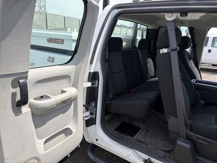 2012-gmc-2500hd-image-10