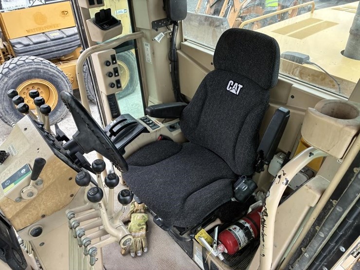 2004-caterpillar-143h-vhp-image-21