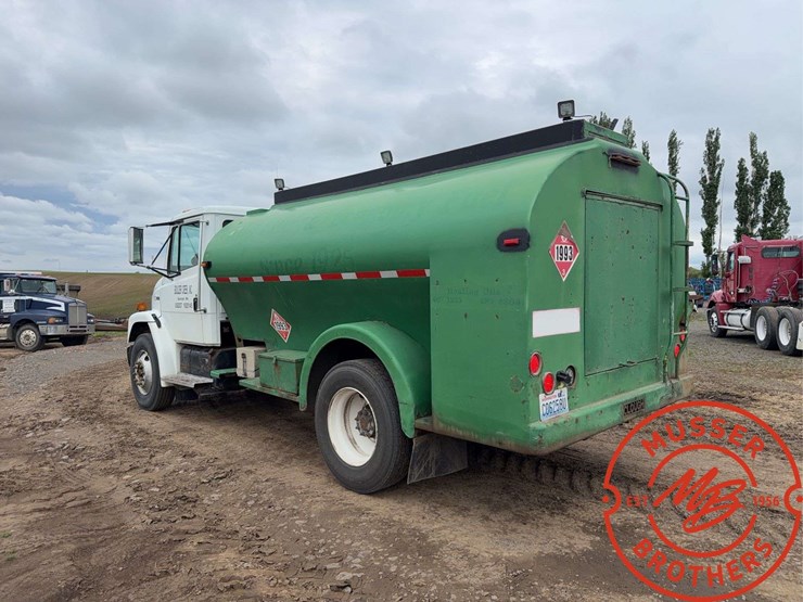 1998-freightliner-fl70-image-5