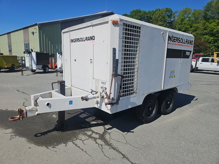 1984-ingersoll-rand-750-t/a-tow-behind-air-compressor-image-1
