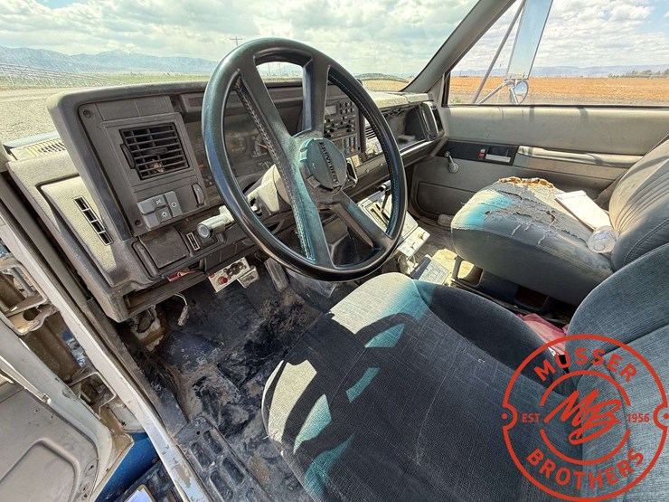 1999-gmc-topkick-image-16