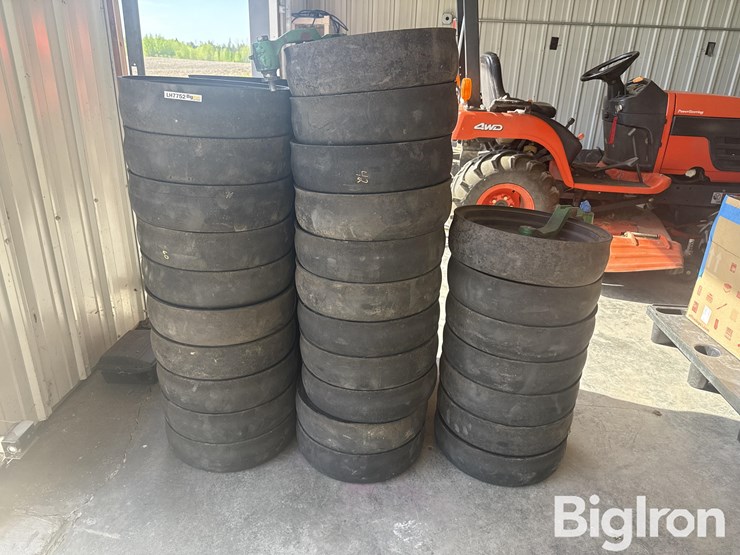 john-deere-planter-gauge-wheels-image-3