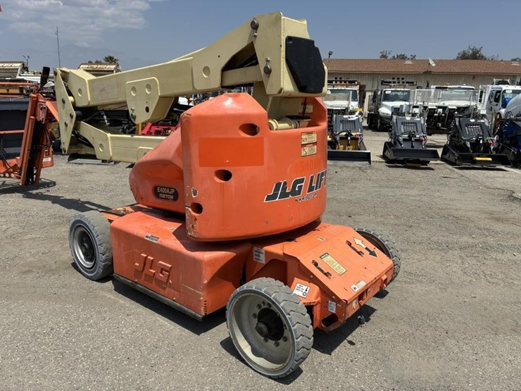 2012-jlg-e400ajpn-image-23