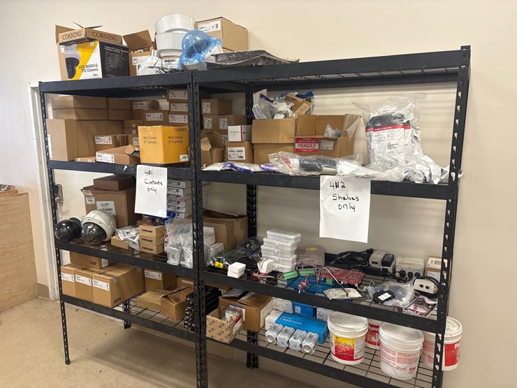 #4010-•-shelving-unit-and-contents-image-13