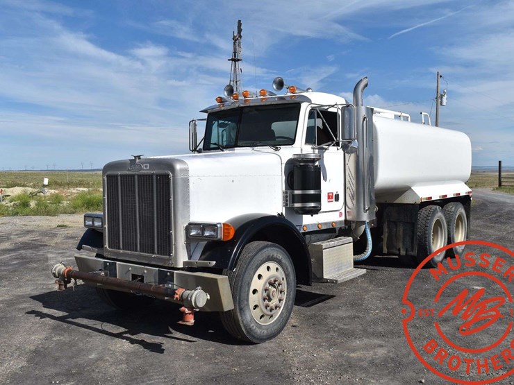 1994-peterbilt-379-image-1