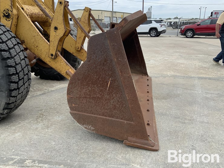 caterpillar-930-image-12