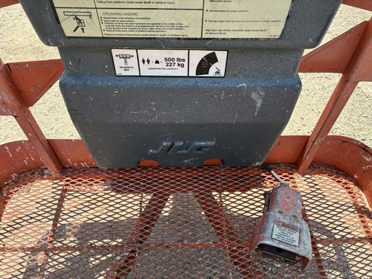 2011-jlg-e400ajpn-image-10