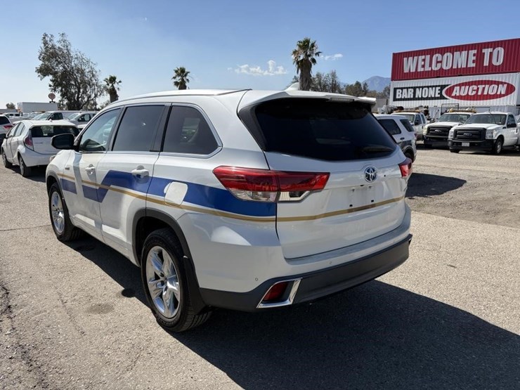 2017-toyota-highlander-image-4