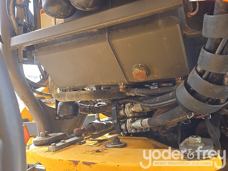 2020-volvo-a25g-image-23