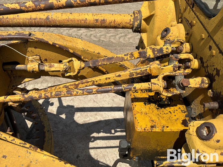 caterpillar-12-image-10