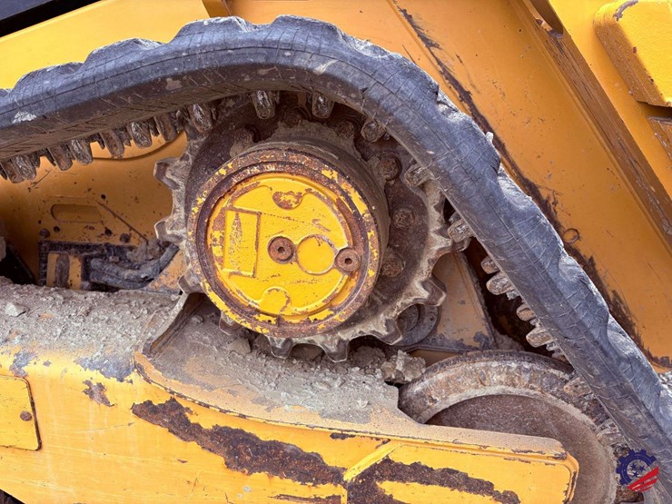 2020-caterpillar-259d3-image-16