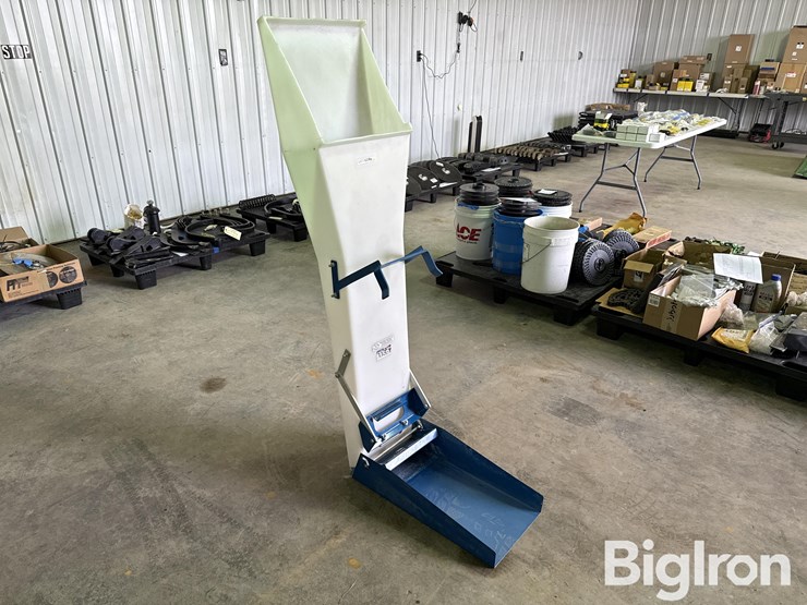bulk-seed-systems-pro-chute-ii-seed-box-discharge-chute-image-3