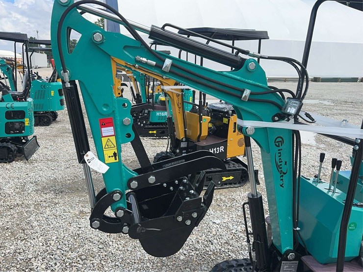 cfg-industrial-mh13rx-mini-excavator-image-2
