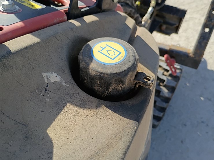 2017-ditch-witch-r300-image-25