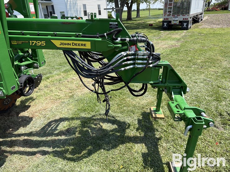 2024-john-deere-1795-image-19
