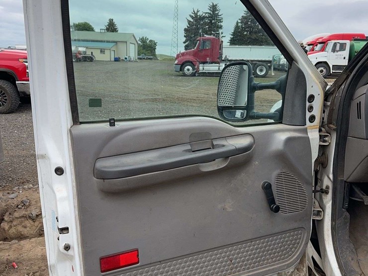 1999-ford-f550-image-16