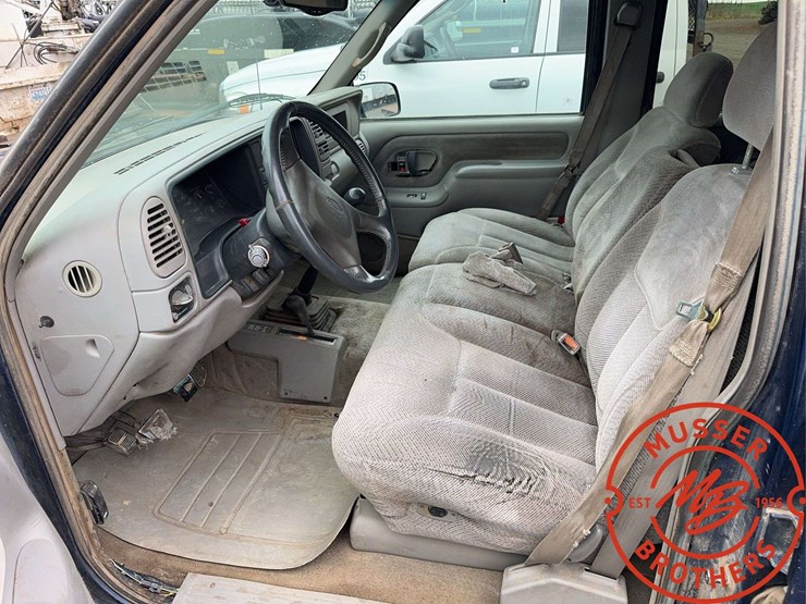2000-chevrolet-k3500-image-24