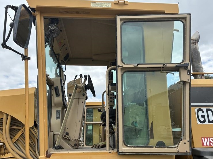 2004-caterpillar-143h-vhp-image-20