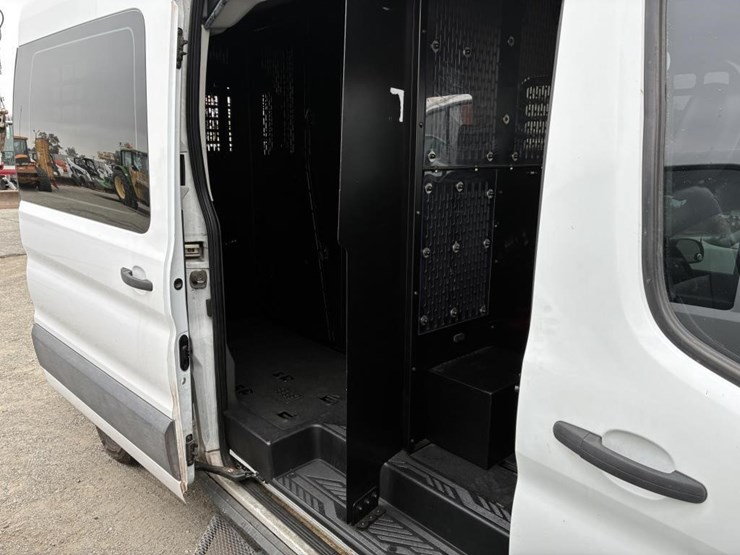 2020-ford-transit-image-14