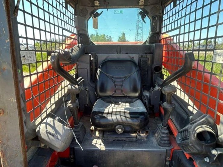 2018-kubota-ssv65-image-16