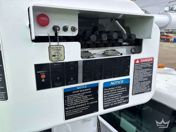 2015-ford-f550-image-25