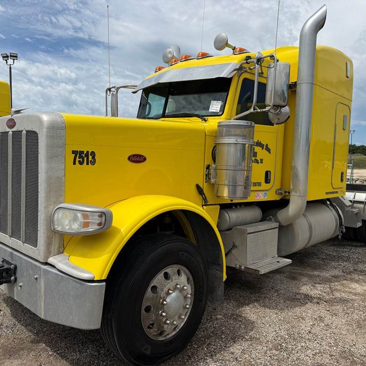2014 PETERBILT 389