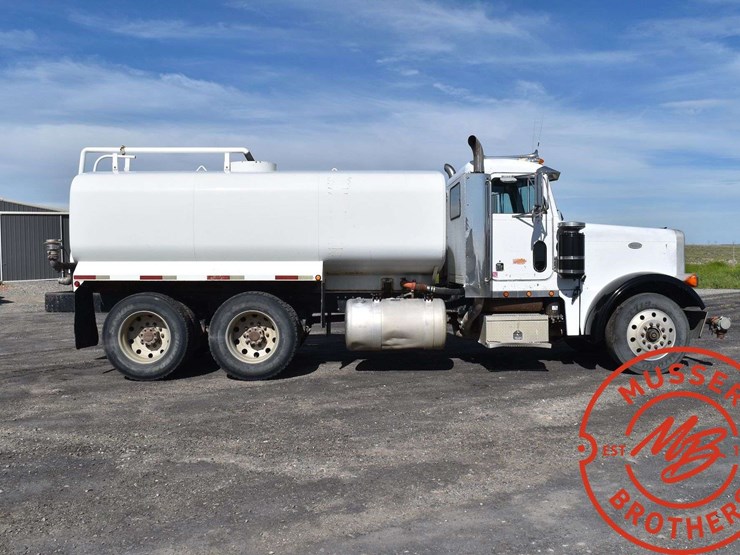 1994-peterbilt-379-image-11