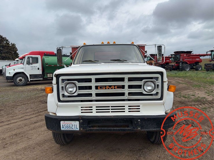 1982-gmc-7000-image-8