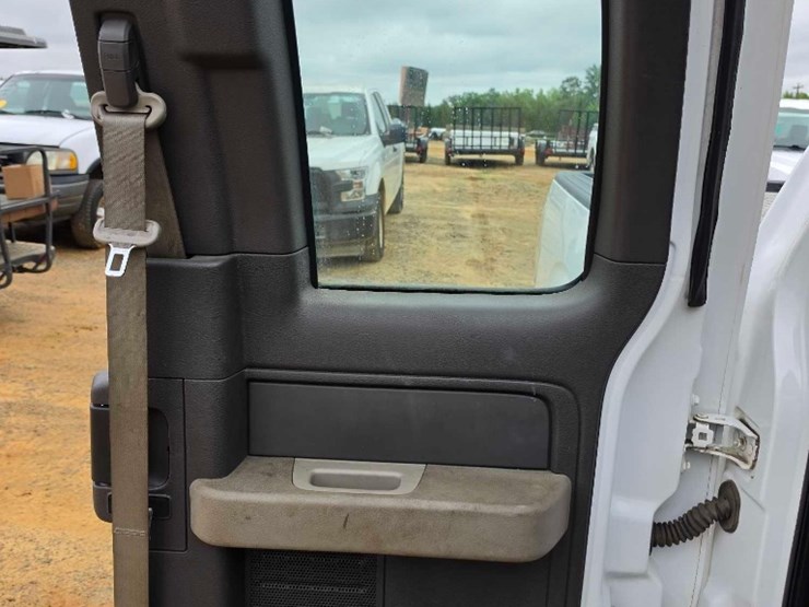 2011-ford-f150-xl-image-8