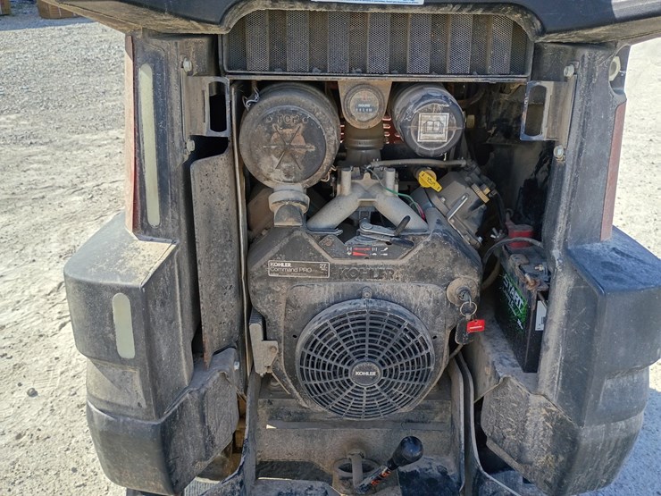 2017-ditch-witch-r300-image-13