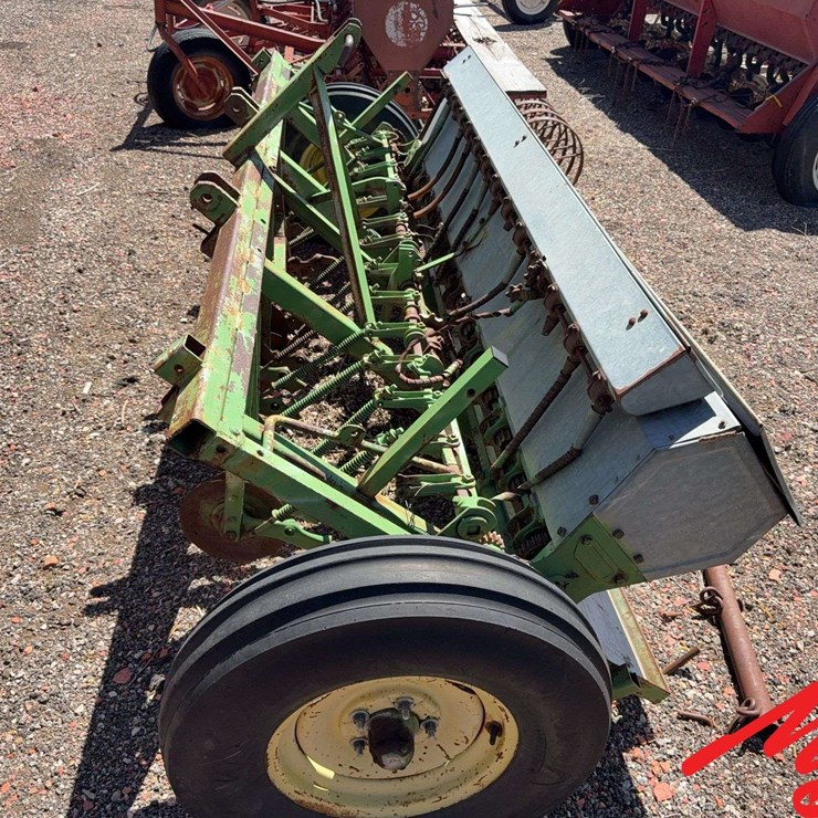 JOHN DEERE 9