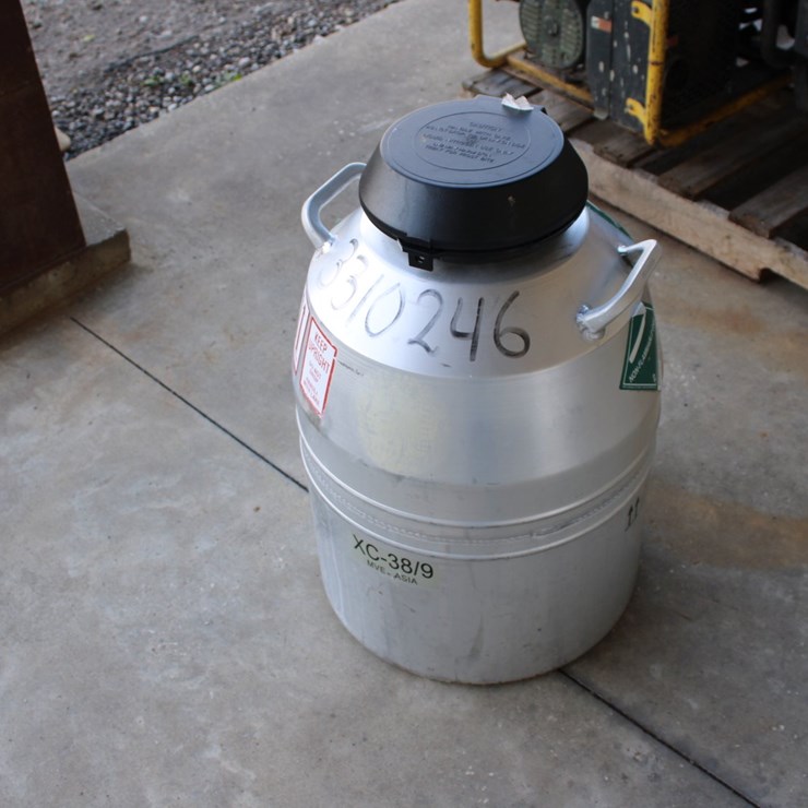 #1033 • Livestock Semen Tank