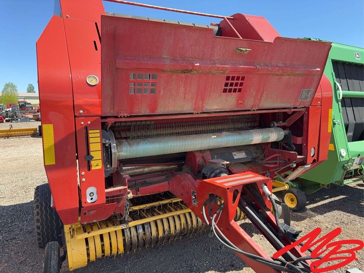 new-holland-br7090-image-19