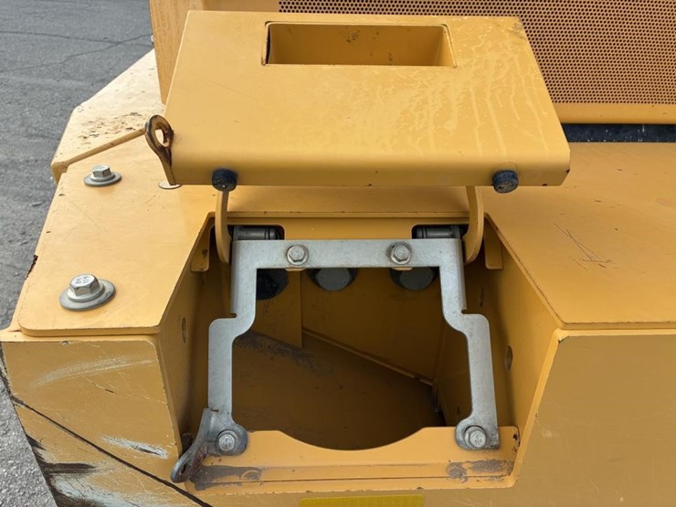 2020-deere-624l-image-17