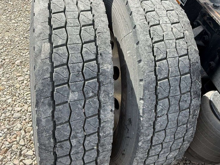 2020-kenworth-t680-image-25