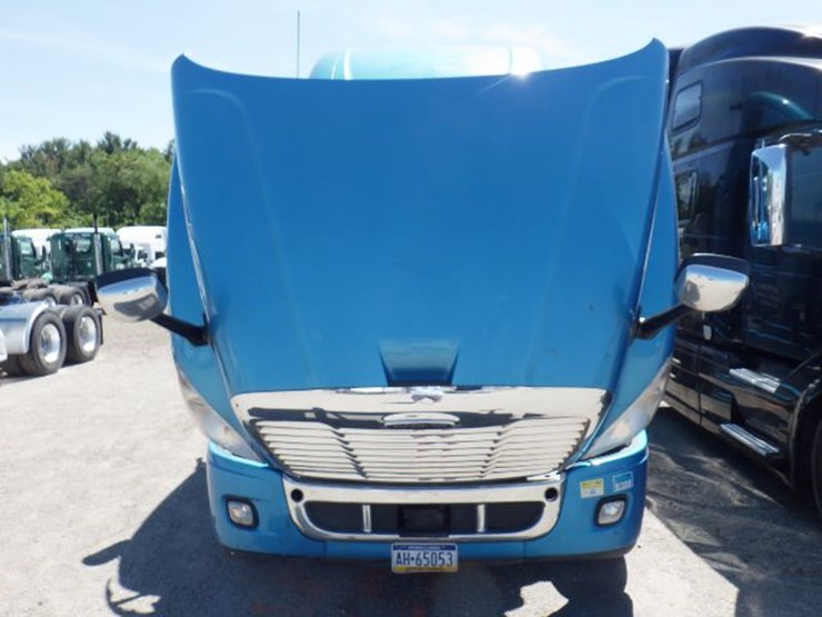 2014-freightliner-cascadia-125-evolution-image-28