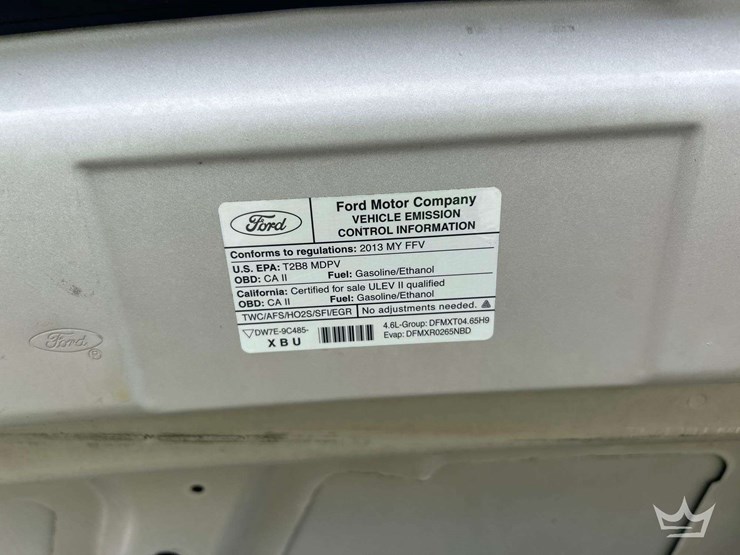 2013-ford-e-250-cargo-van-image-10