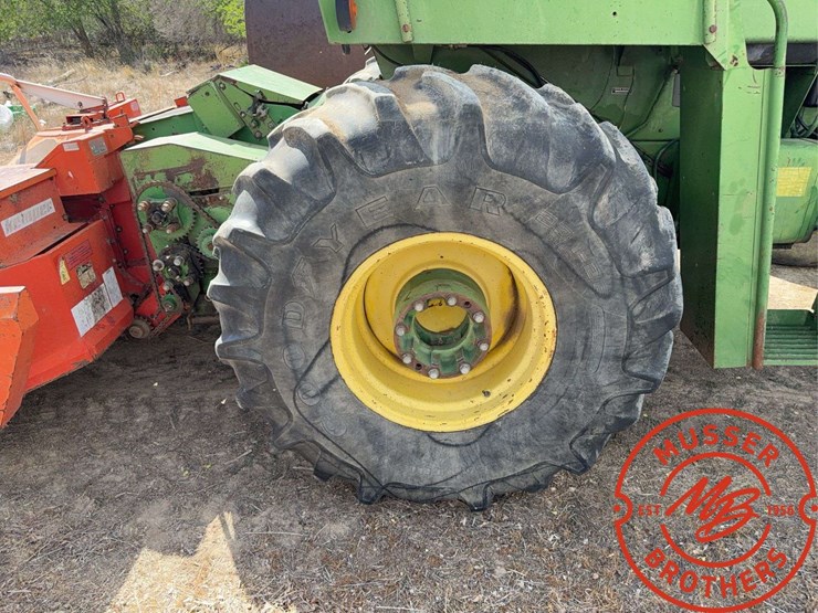 john-deere-5820-image-18