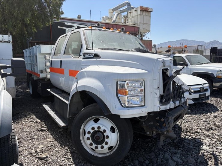 2023-ford-f650-image-2