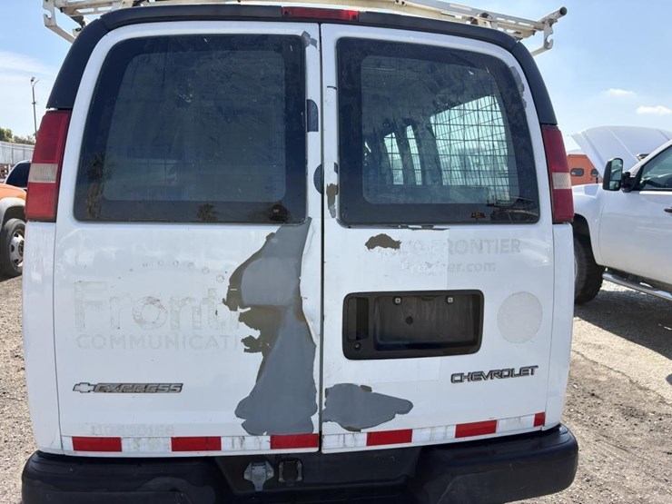 2004-chevrolet-express-2500-image-13