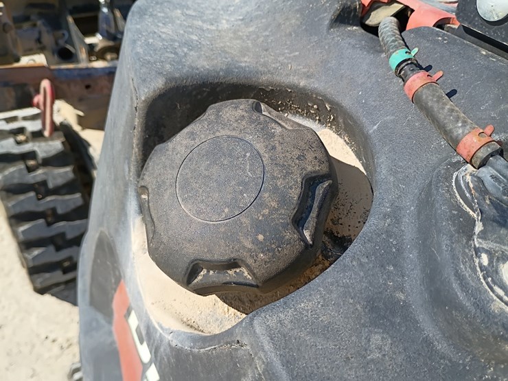 2017-ditch-witch-r300-image-24