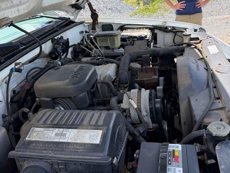 2000-chevrolet-3500-image-18