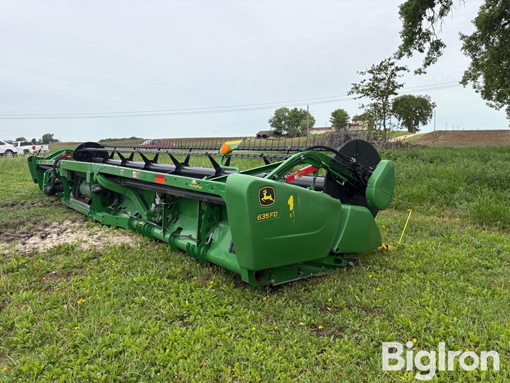 2015-john-deere-635fd-image-5