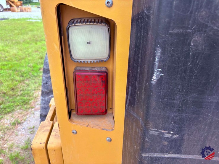 2018-caterpillar-299d2-xhp-image-25
