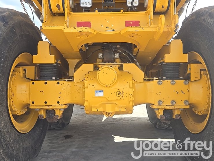 2023-deere-260e-image-24