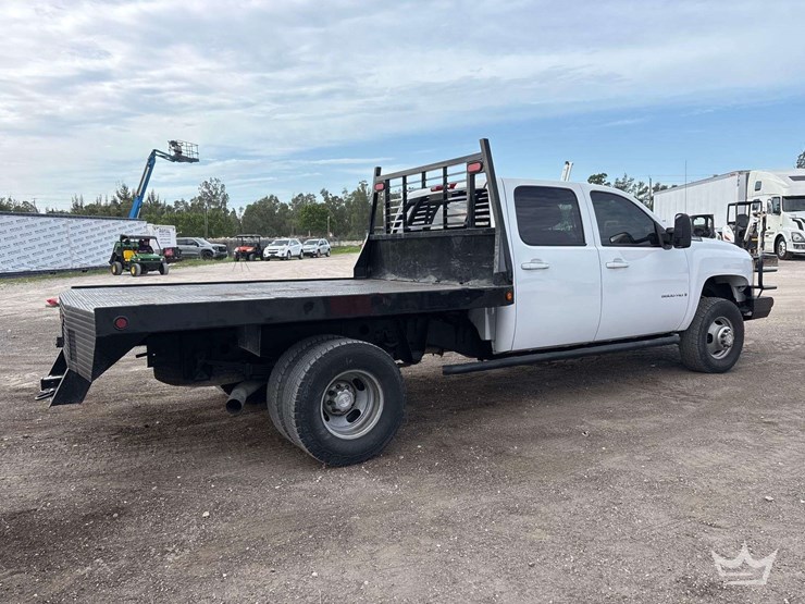 2007-chevrolet-silverado-3500hd-4x4-crew-cab-flatbed-truck-image-3