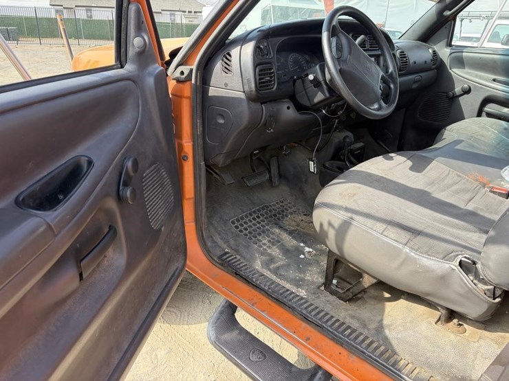 2001-dodge-ram-3500-image-11