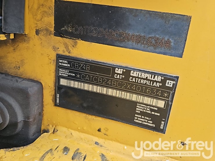2019-caterpillar-cb24b-image-27