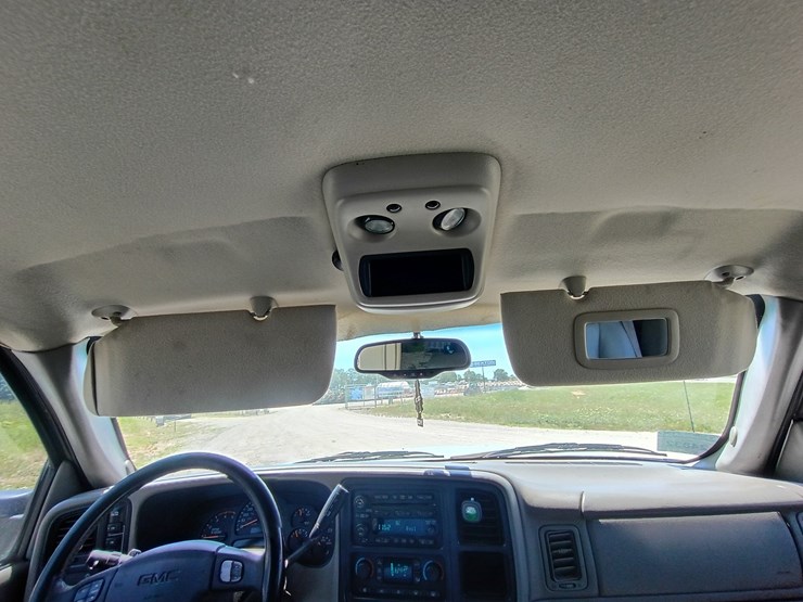 2005-gmc-sierra-2500-image-57