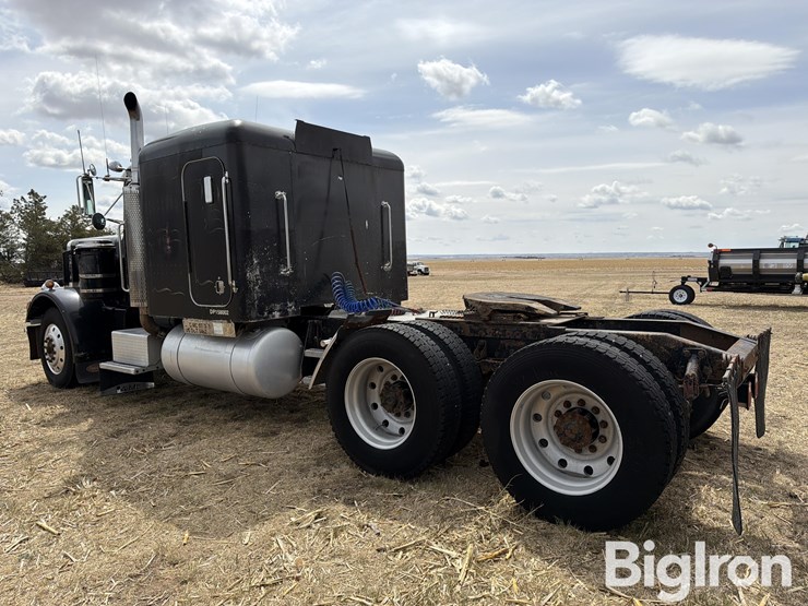 1983-peterbilt-359-image-7